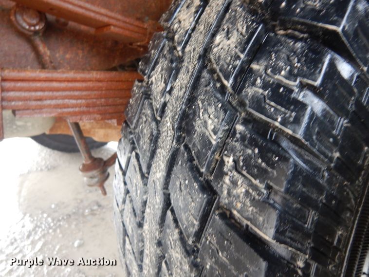 image for item GX9979 1997 Ford F350 box truck