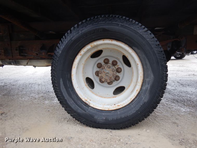 image for item GX9979 1997 Ford F350 box truck