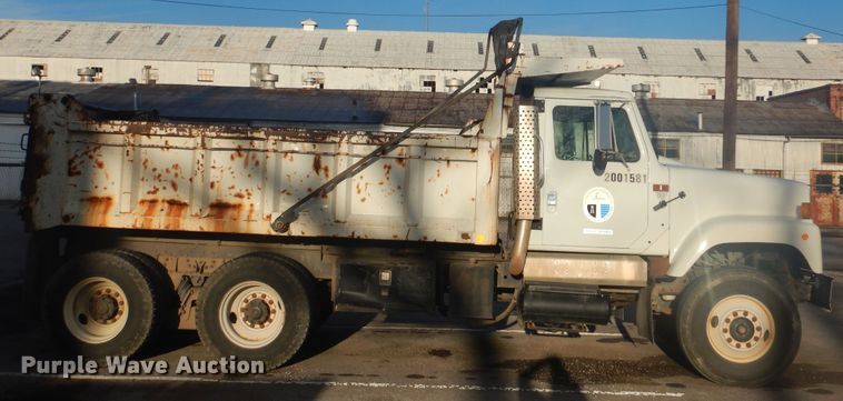 image for item GY9748 2001 International 2554 dump truck