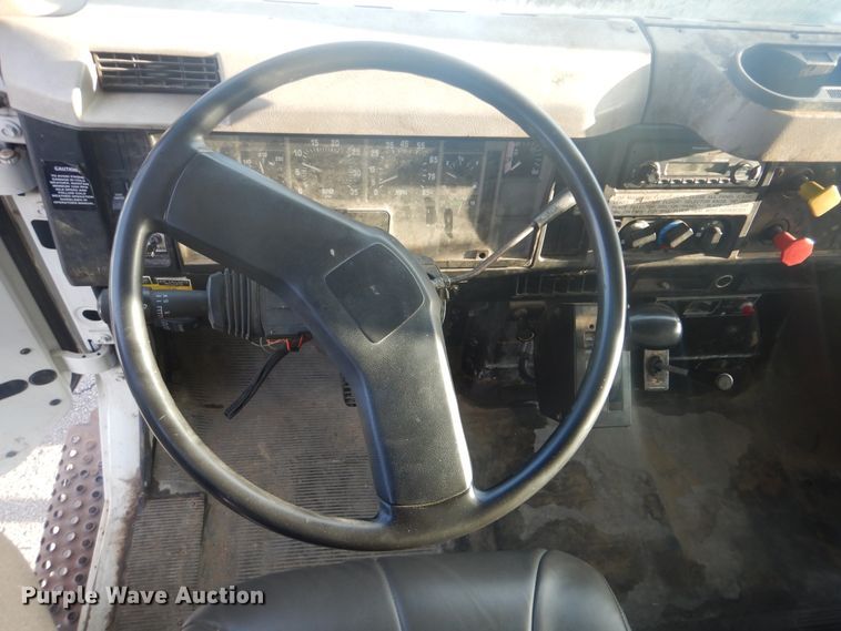 image for item GY9748 2001 International 2554 dump truck