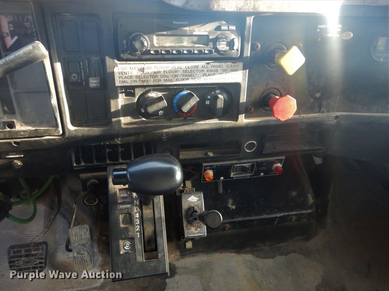 image for item GY9748 2001 International 2554 dump truck