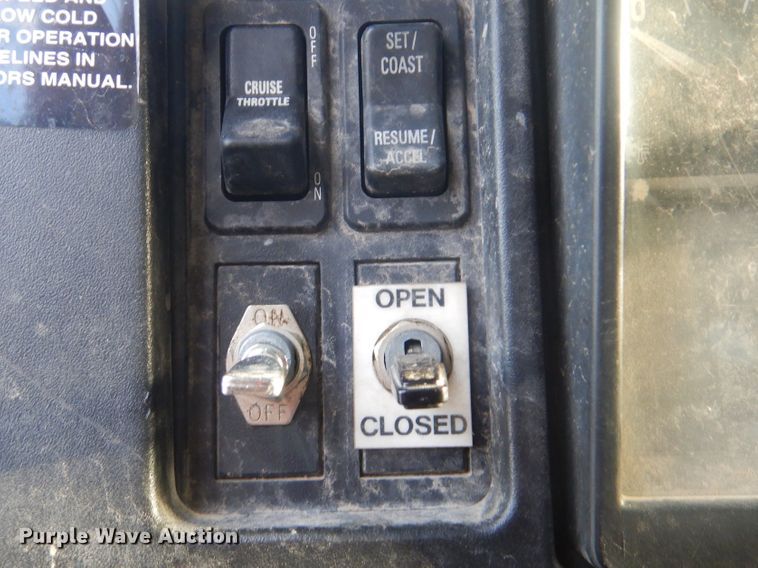 image for item GY9748 2001 International 2554 dump truck