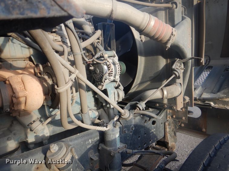 image for item GY9748 2001 International 2554 dump truck