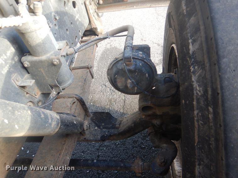 image for item GY9748 2001 International 2554 dump truck