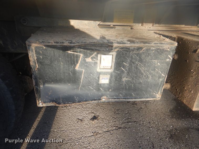 image for item GY9748 2001 International 2554 dump truck