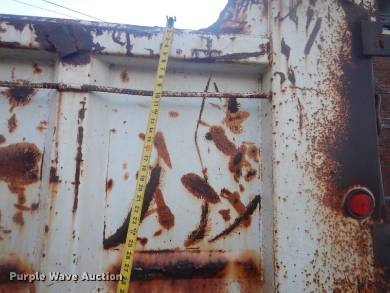 image for item GY9748 2001 International 2554 dump truck