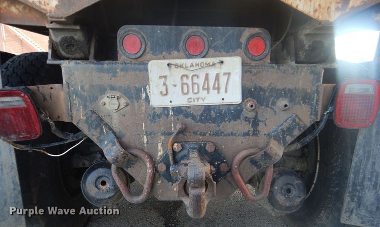 image for item GY9748 2001 International 2554 dump truck