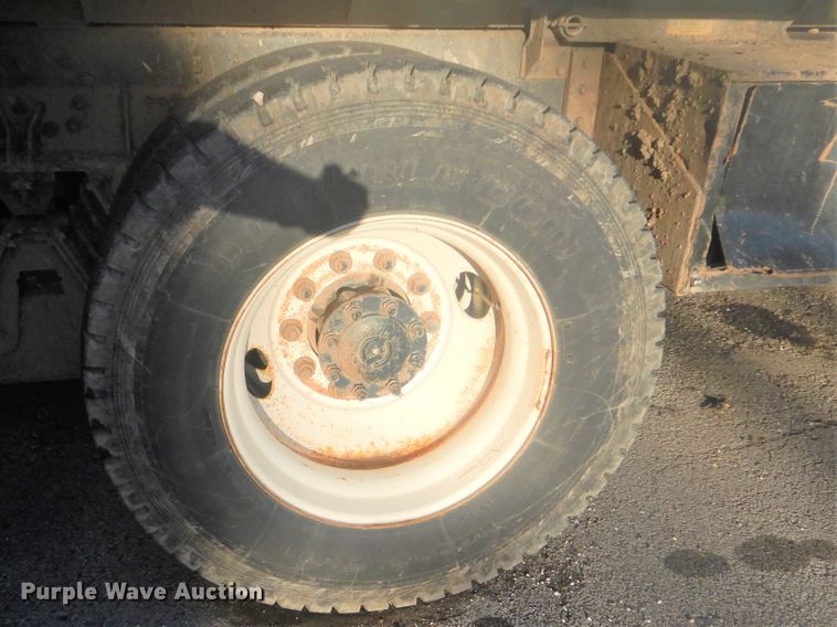 image for item GY9748 2001 International 2554 dump truck