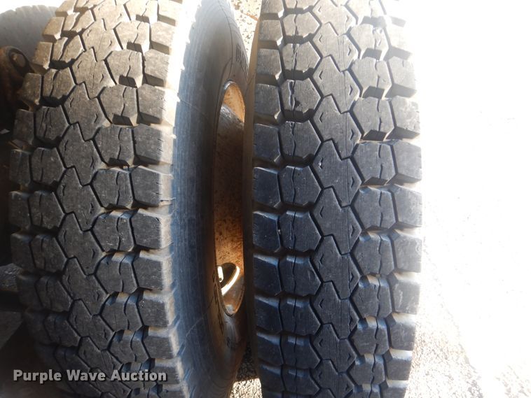 image for item GY9748 2001 International 2554 dump truck