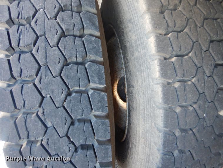 image for item GY9748 2001 International 2554 dump truck