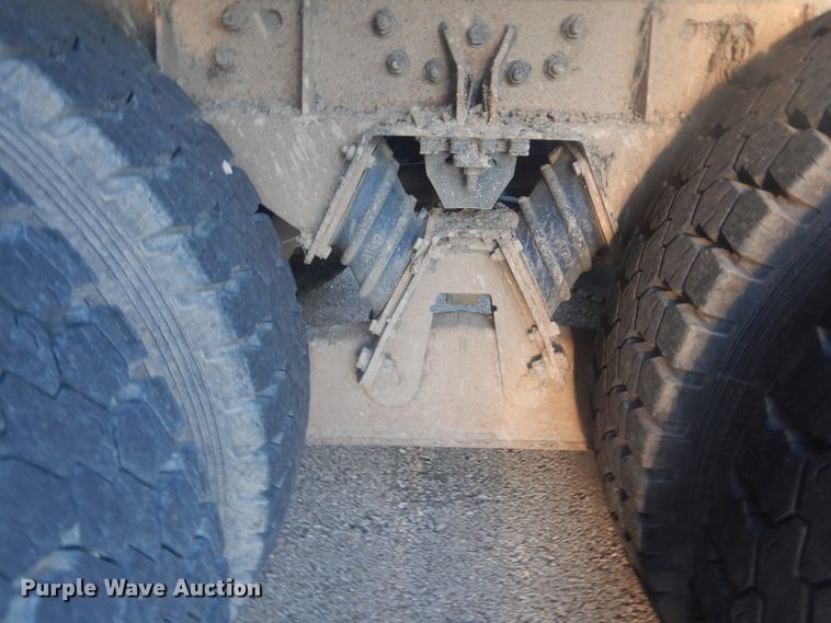 image for item GY9748 2001 International 2554 dump truck