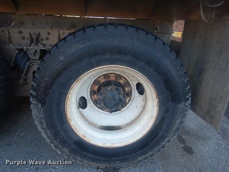 image for item GY9748 2001 International 2554 dump truck