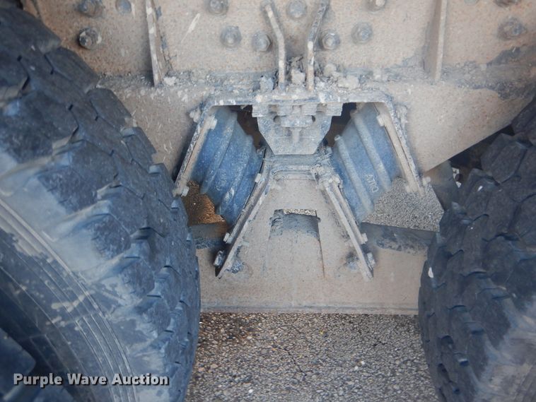 image for item GY9748 2001 International 2554 dump truck