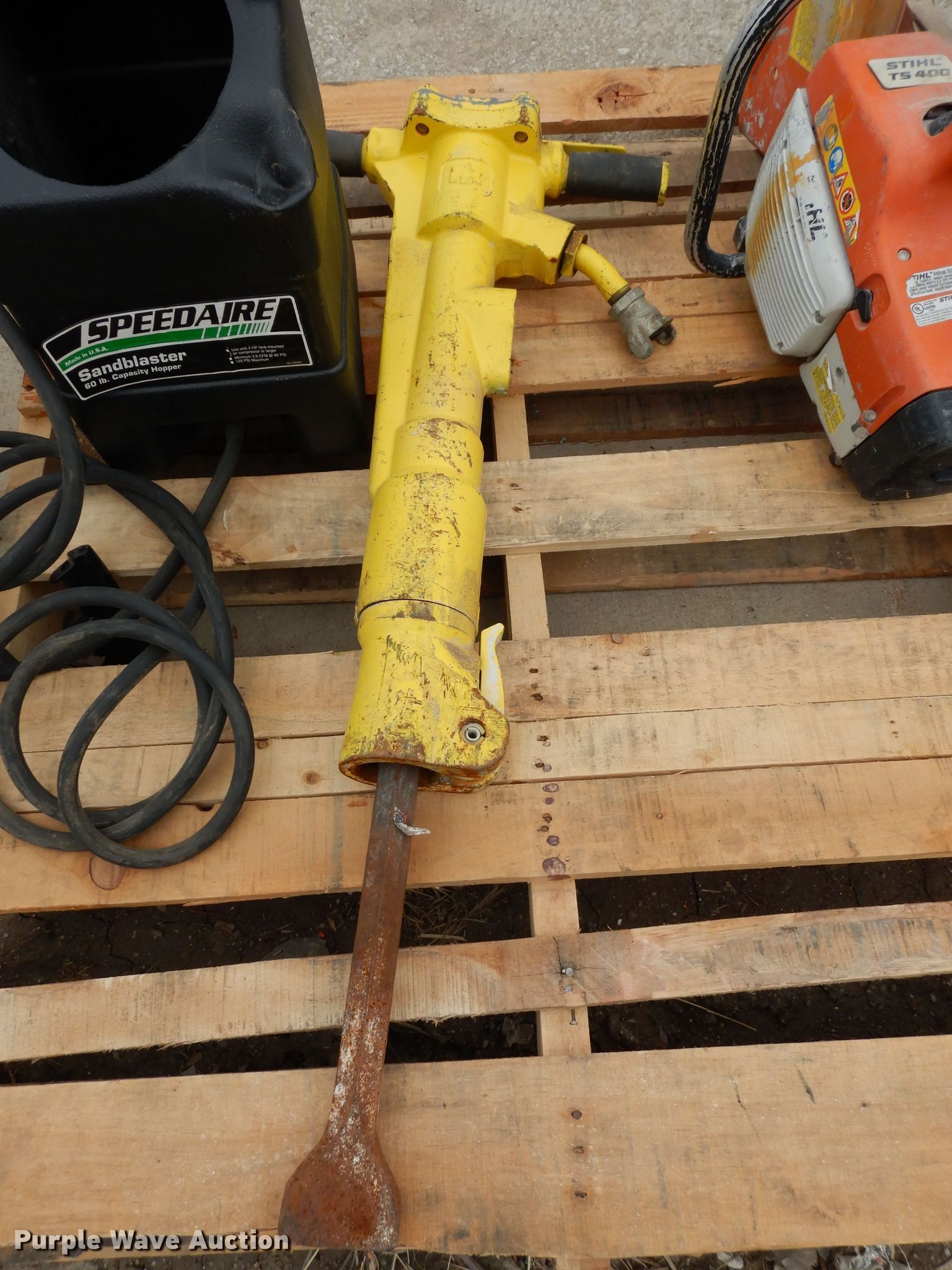 Tools in Kansas City, KS Item FD9979 sold Purple Wave