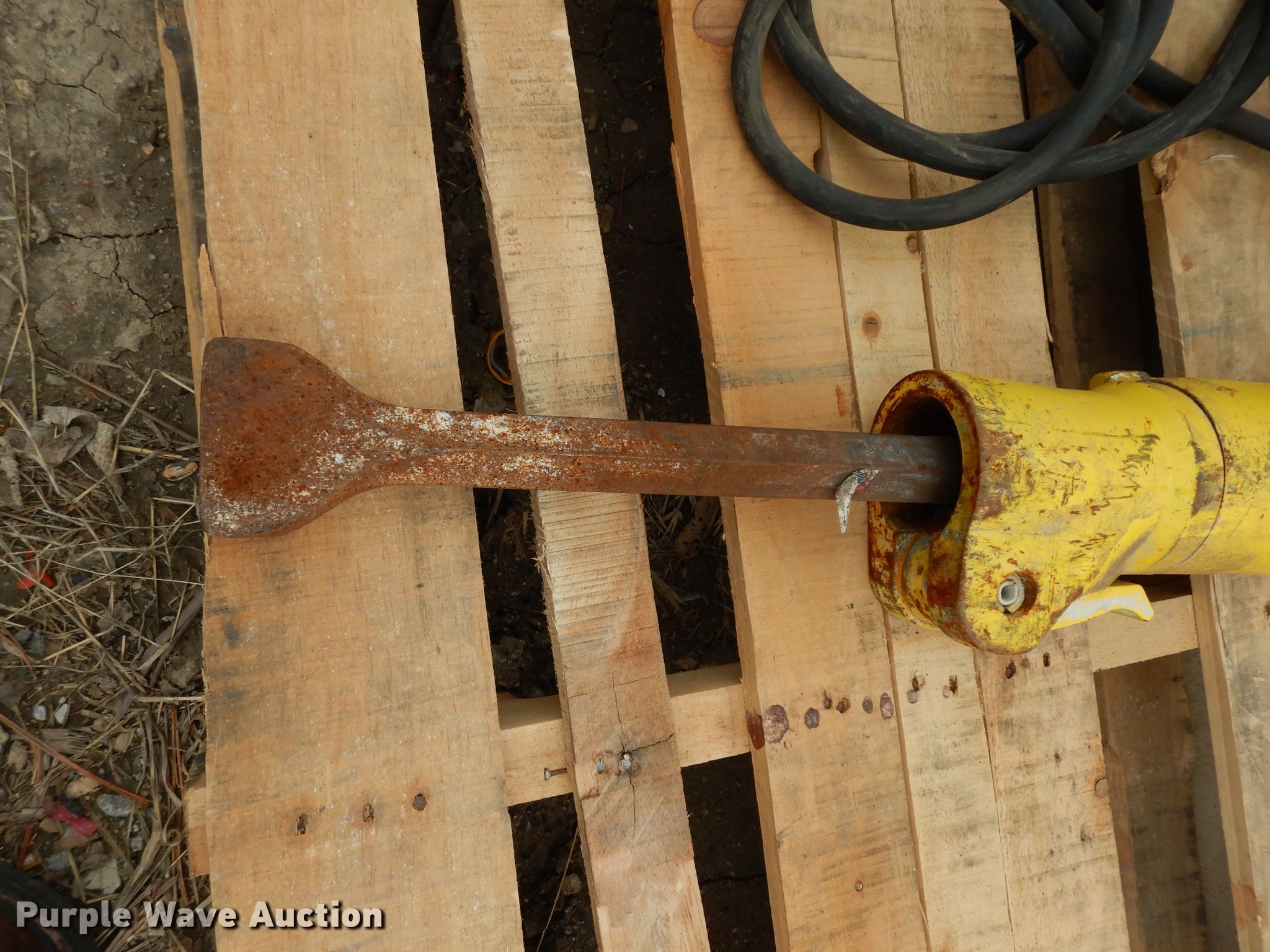 Tools in Kansas City, KS Item FD9979 sold Purple Wave