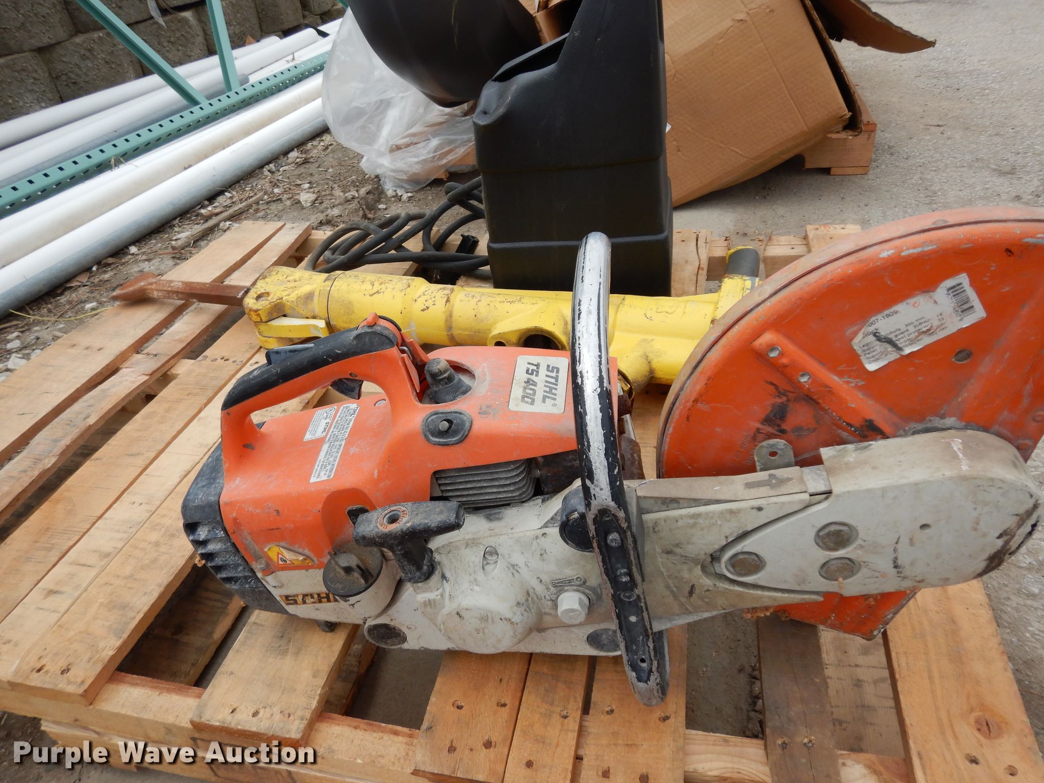 Tools in Kansas City, KS Item FD9979 sold Purple Wave