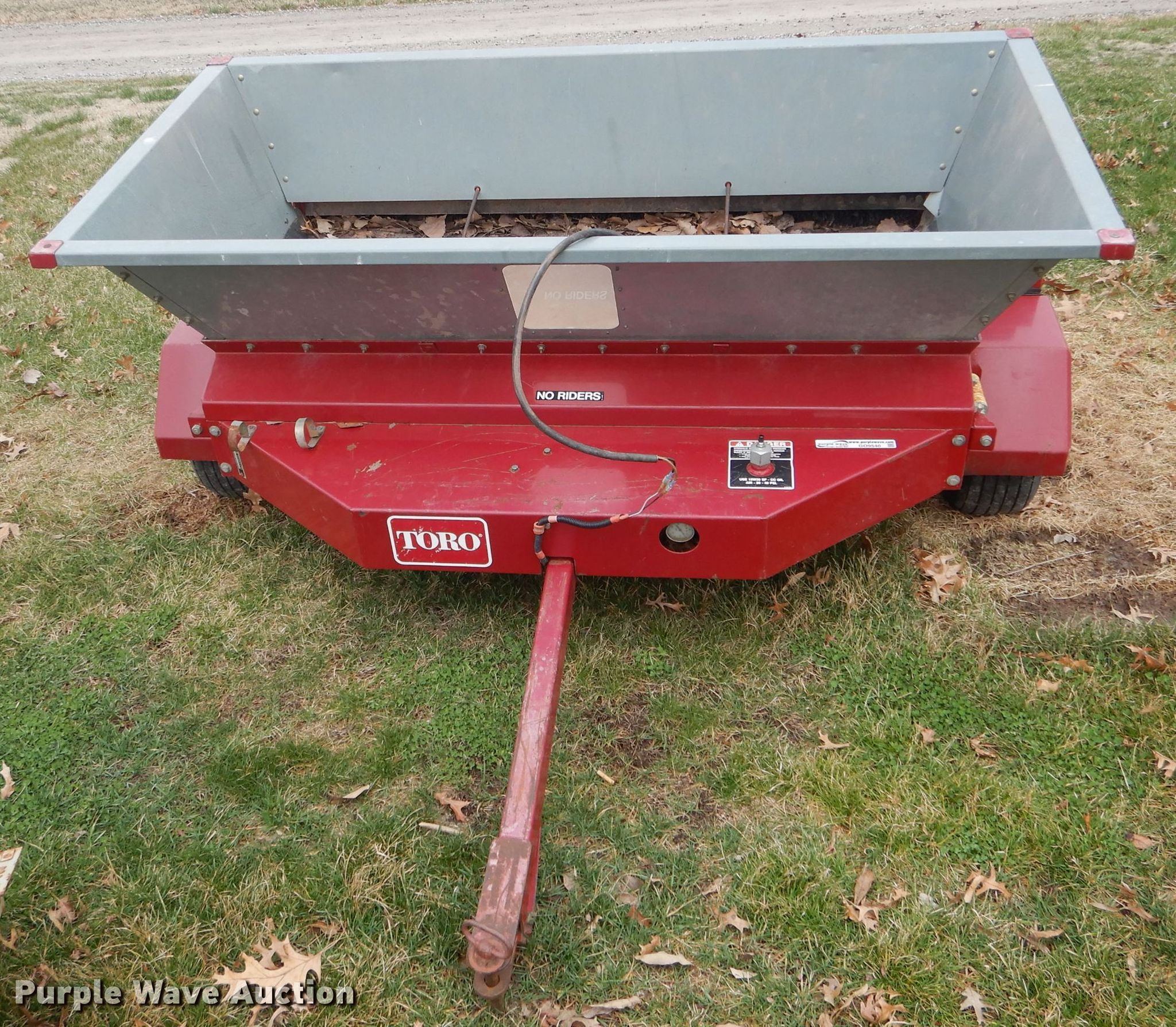 Toro Top Dresser 2300 spreader in Marshall, MO Item GO9540 sold