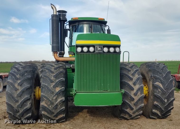 image for item DE6906 1984 John Deere 8850 4WD tractor