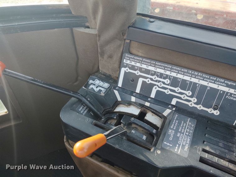 image for item DE6906 1984 John Deere 8850 4WD tractor