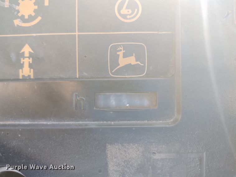 image for item DE6906 1984 John Deere 8850 4WD tractor