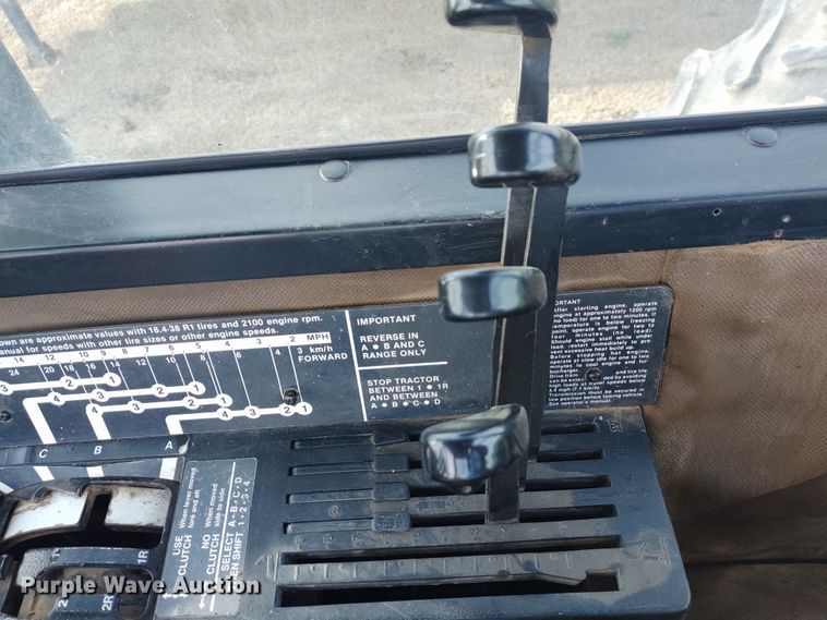 image for item DE6906 1984 John Deere 8850 4WD tractor