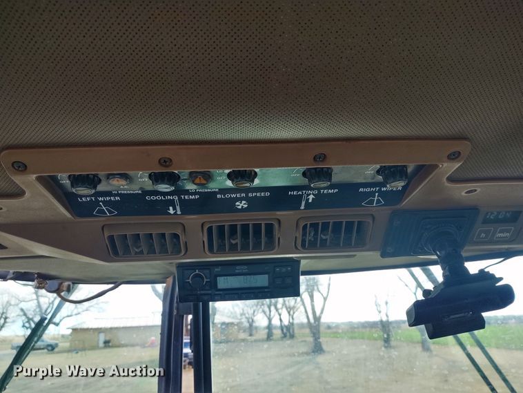 image for item DE6906 1984 John Deere 8850 4WD tractor