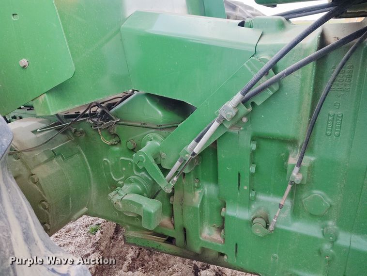 image for item DE6906 1984 John Deere 8850 4WD tractor