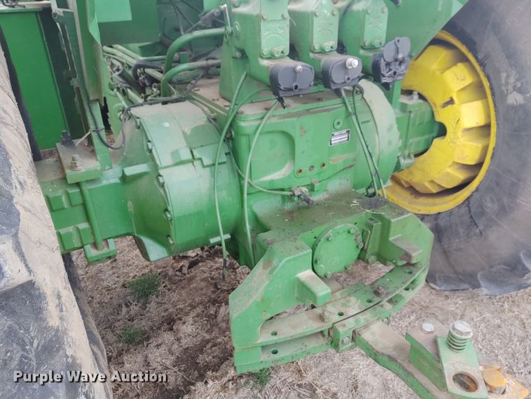 image for item DE6906 1984 John Deere 8850 4WD tractor