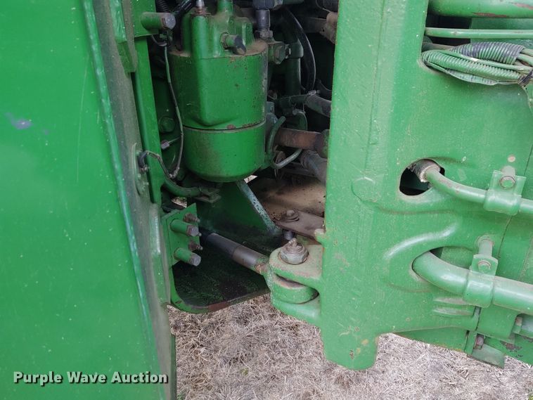 image for item DE6906 1984 John Deere 8850 4WD tractor