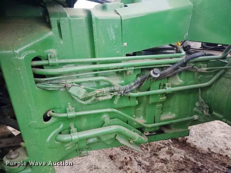 image for item DE6906 1984 John Deere 8850 4WD tractor