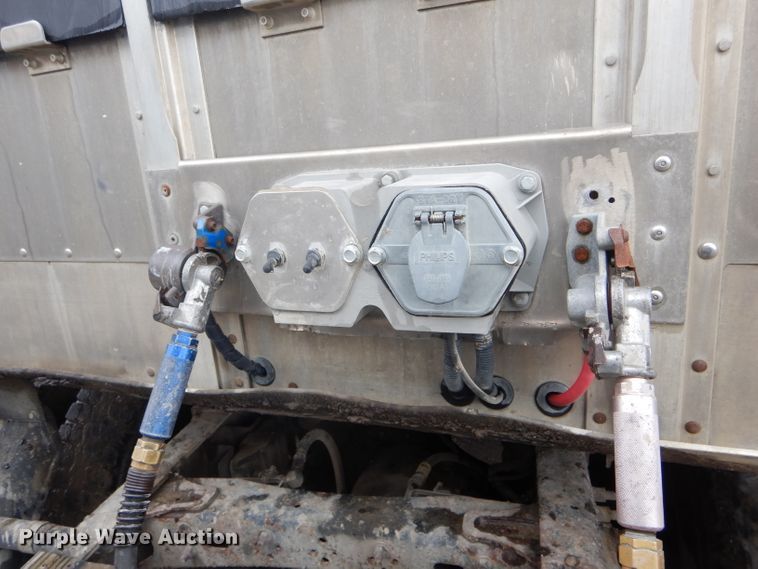 image for item DF3013 2008 Eby livestock trailer