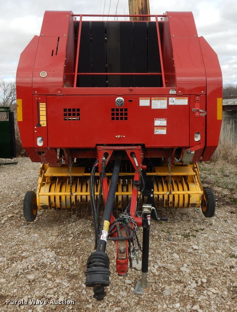 image for item DF5993 2008 New Holland BR7070 round baler