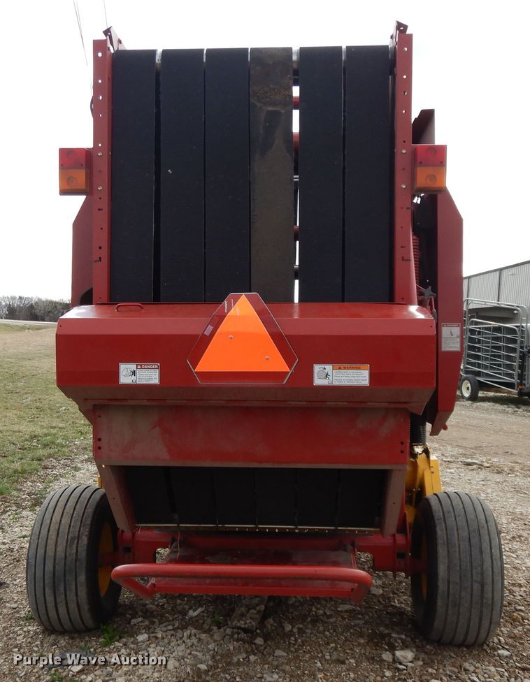 image for item DF5993 2008 New Holland BR7070 round baler