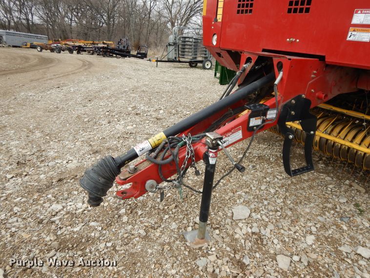 image for item DF5993 2008 New Holland BR7070 round baler