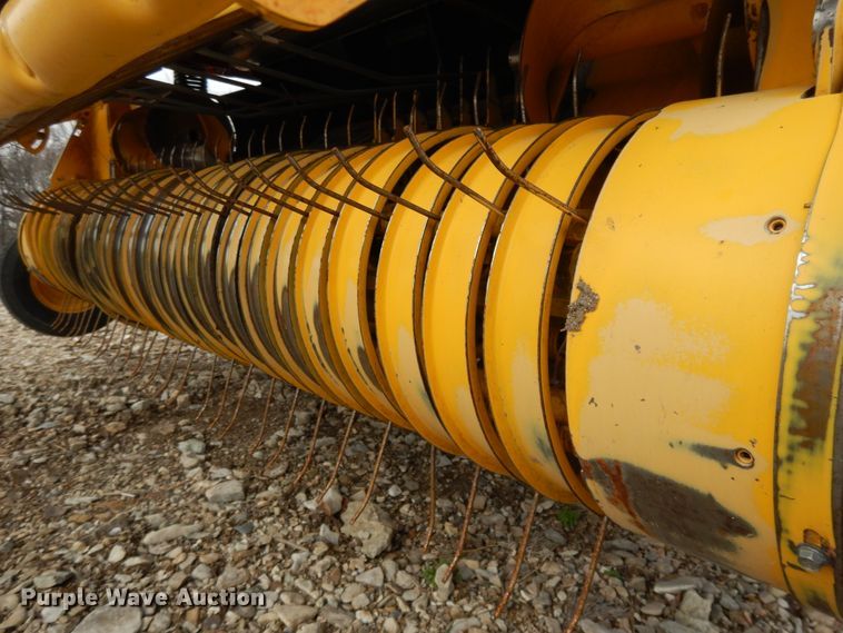 image for item DF5993 2008 New Holland BR7070 round baler