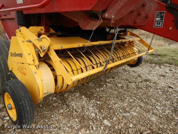 image for item DF5993 2008 New Holland BR7070 round baler