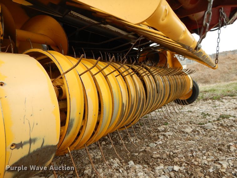 image for item DF5993 2008 New Holland BR7070 round baler