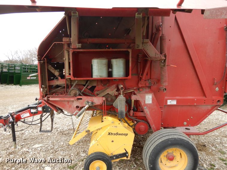 image for item DF5993 2008 New Holland BR7070 round baler