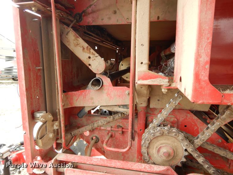 image for item DF5993 2008 New Holland BR7070 round baler