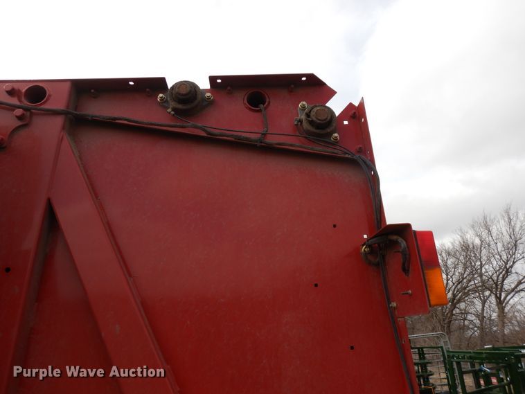 image for item DF5993 2008 New Holland BR7070 round baler