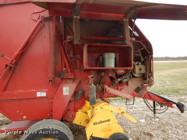 image for item DF5993 2008 New Holland BR7070 round baler