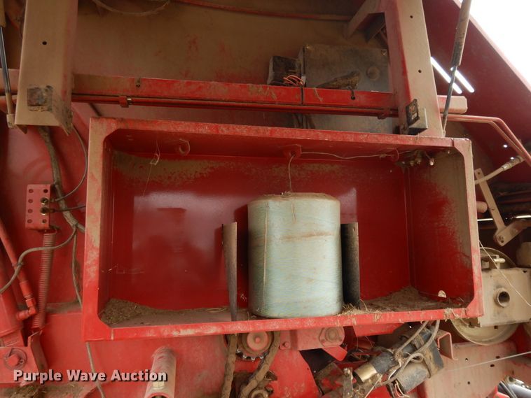 image for item DF5993 2008 New Holland BR7070 round baler