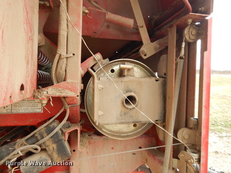 image for item DF5993 2008 New Holland BR7070 round baler