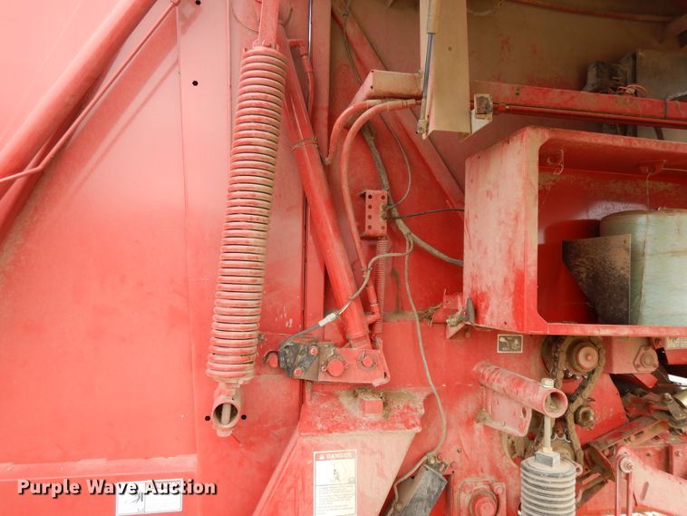 image for item DF5993 2008 New Holland BR7070 round baler