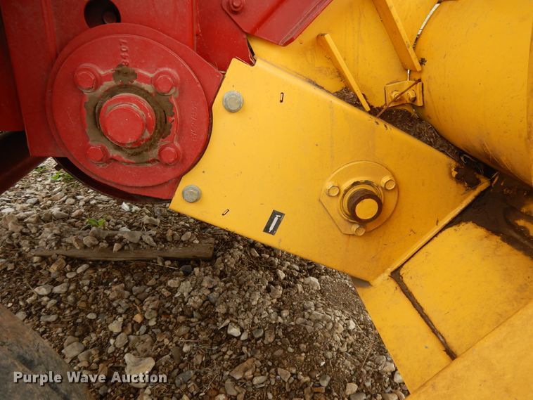 image for item DF5993 2008 New Holland BR7070 round baler