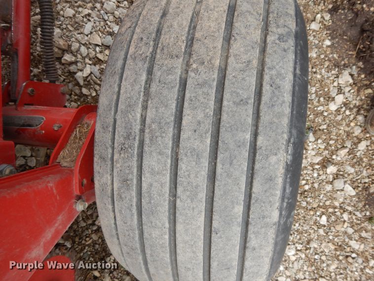 image for item DF5993 2008 New Holland BR7070 round baler