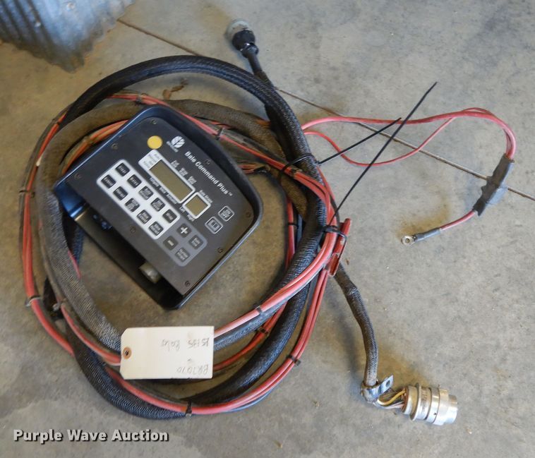 image for item DF5993 2008 New Holland BR7070 round baler