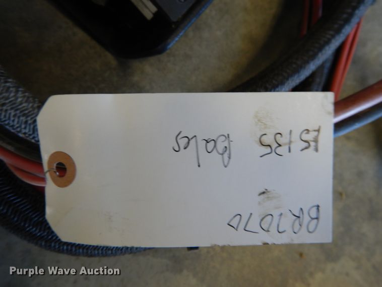 image for item DF5993 2008 New Holland BR7070 round baler