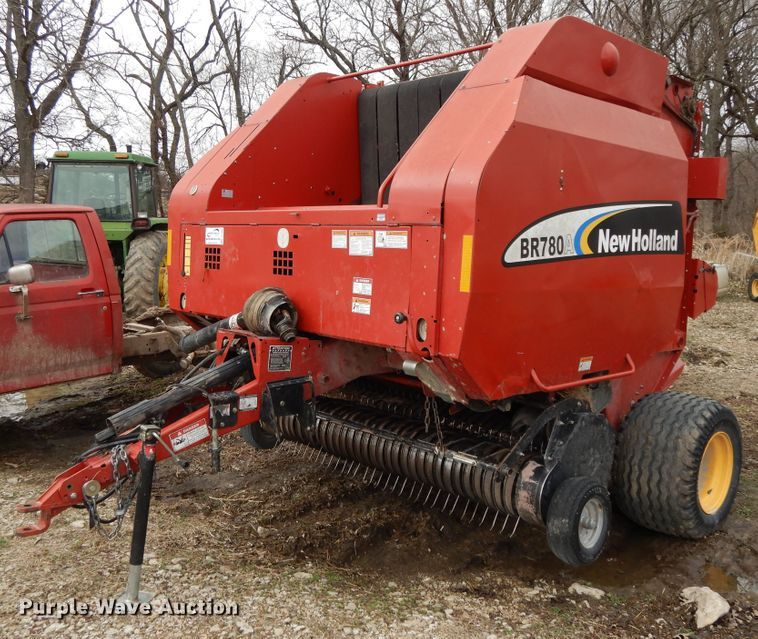 image for item DF5994 2006 New Holland BR780A round baler