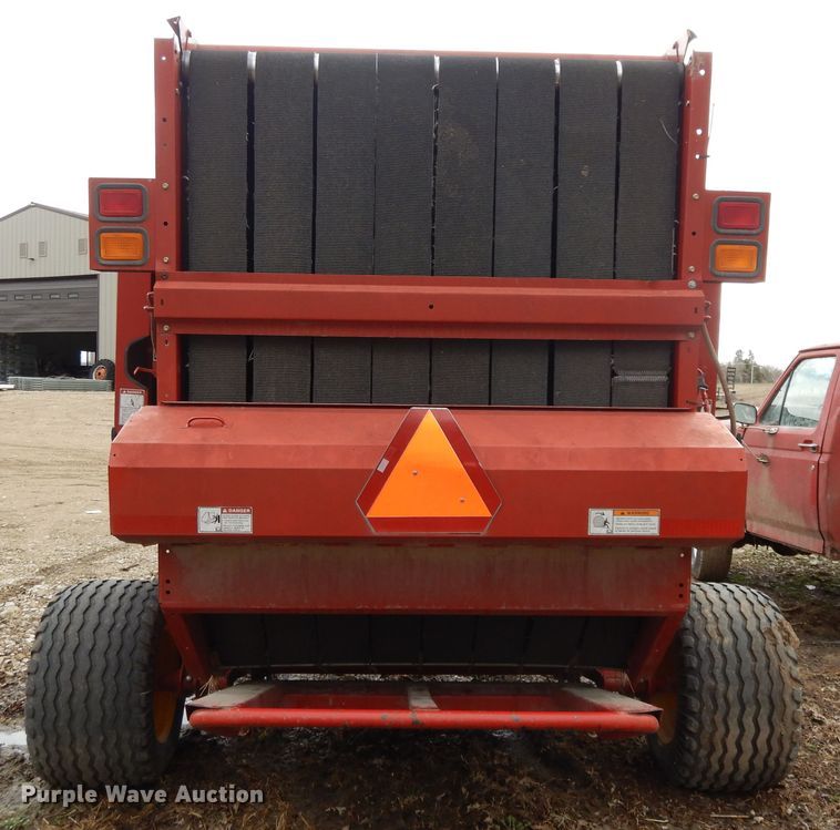 image for item DF5994 2006 New Holland BR780A round baler